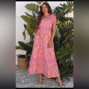 1049. Floral lace maxi dress in pink